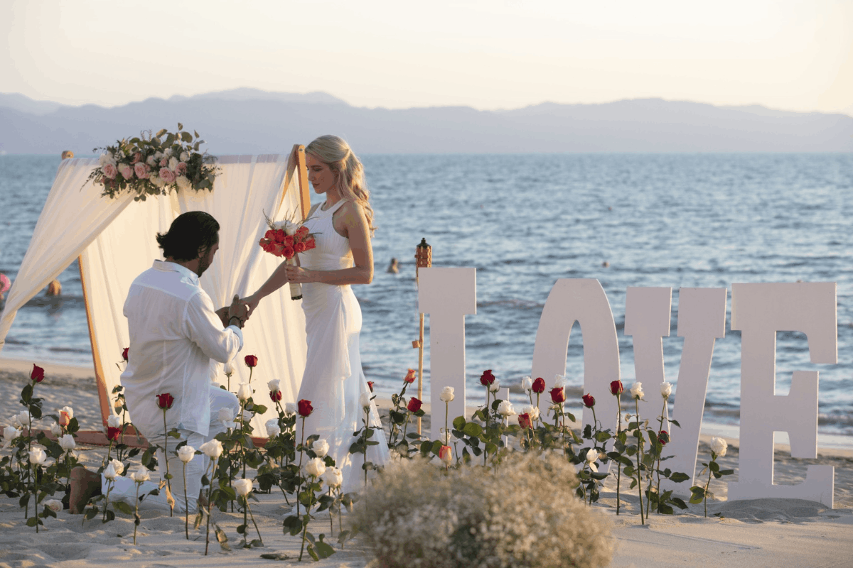 Propuesta romántica en la playa de Krystal Grand Nuevo Vallarta.
